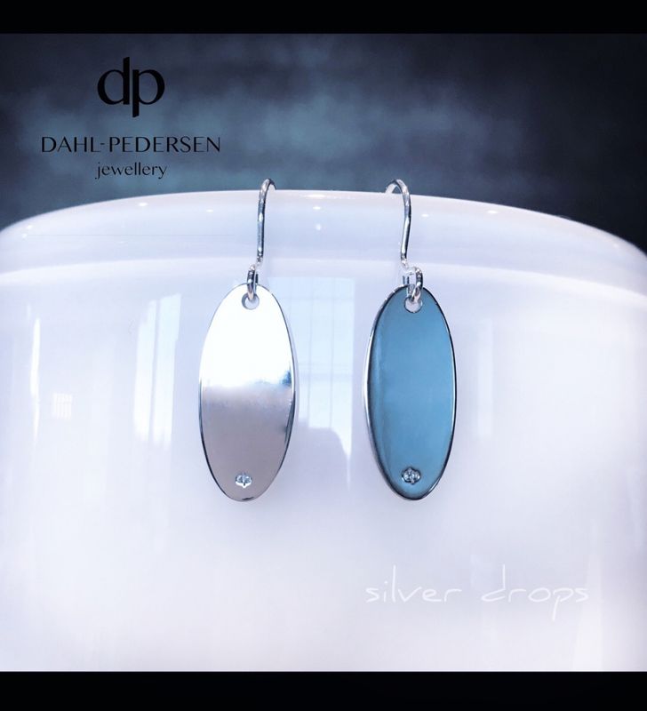 Oval - Simple Silver Earrings