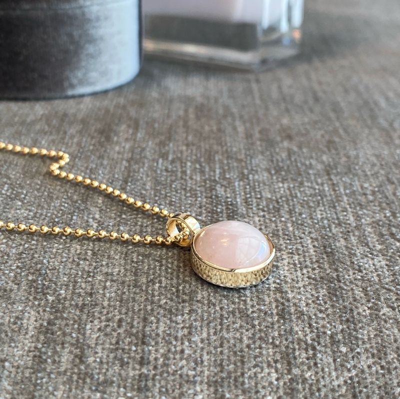 Rosenkvarts Cabochon